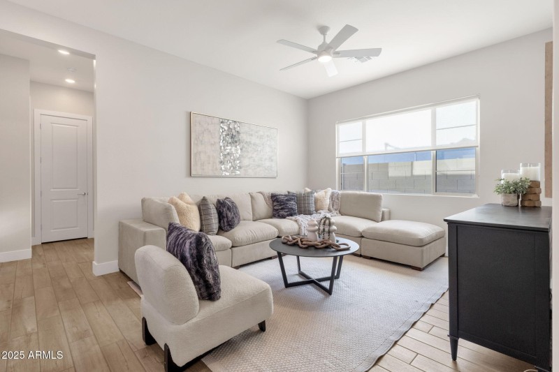 8-web-or-mls-1266-e-donato-dr