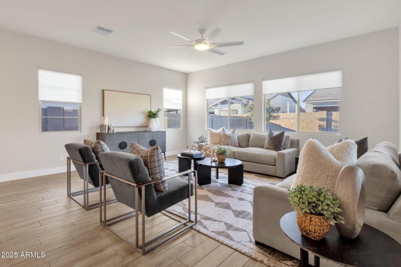 20-web-or-mls-1266-e-donato-dr