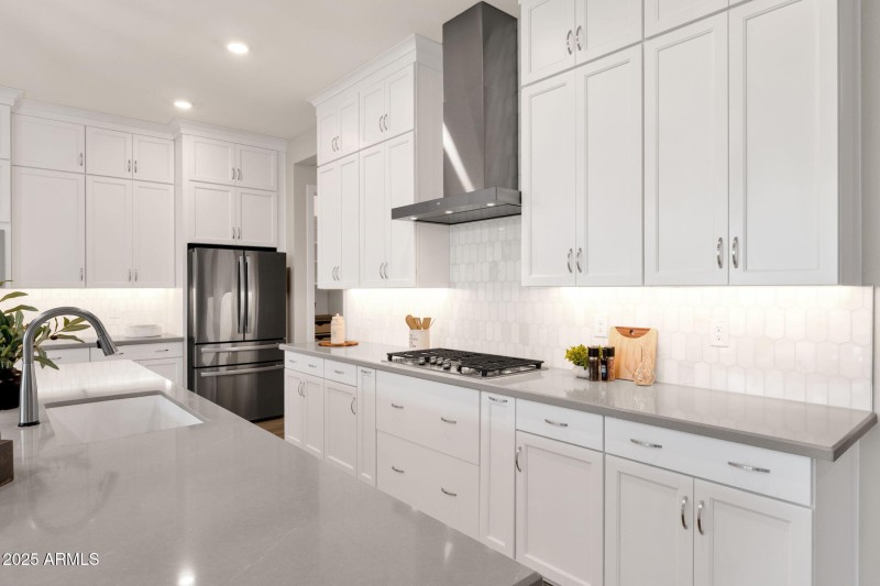 28-web-or-mls-1266-e-donato-dr