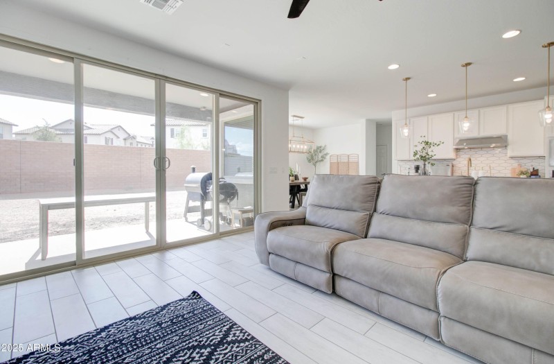 9817 E Sunspot Dr-47