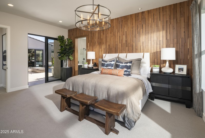 Sereno_Canyon_Callum_Primary_3031_conver