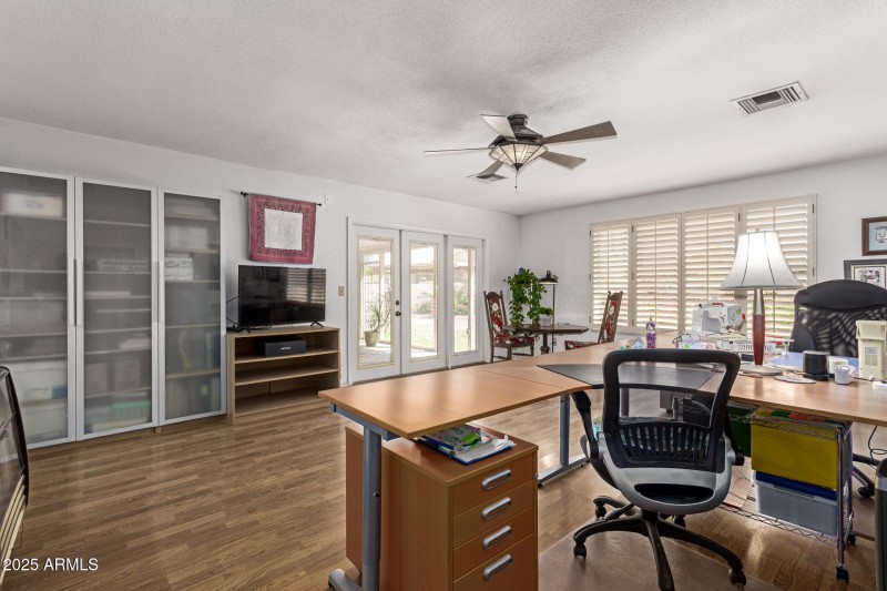 20 Bonus Room w/ Access to Patio