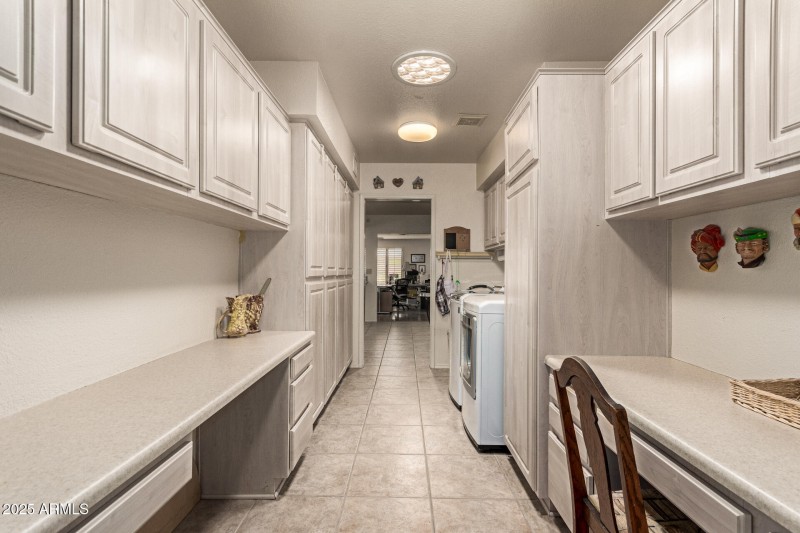34 Laundry Room Built-in Desk