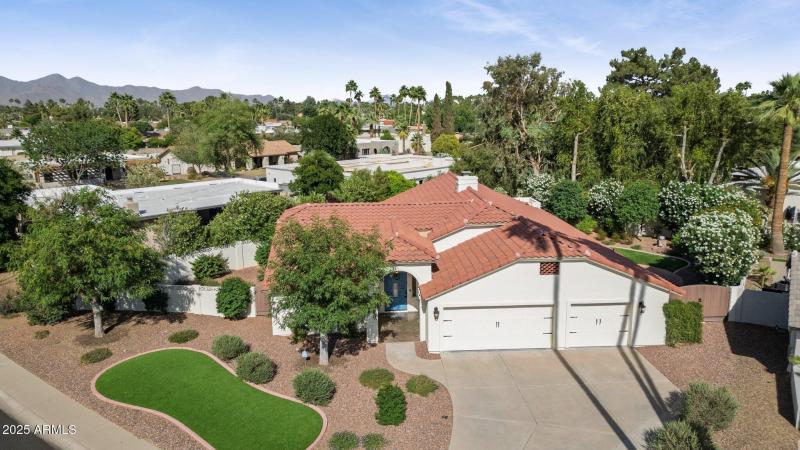 41-web-or-mls-8943-n-80th-pl