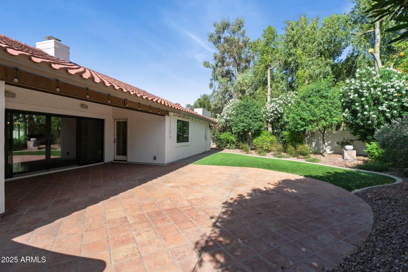 35-web-or-mls-8943-n-80th-pl