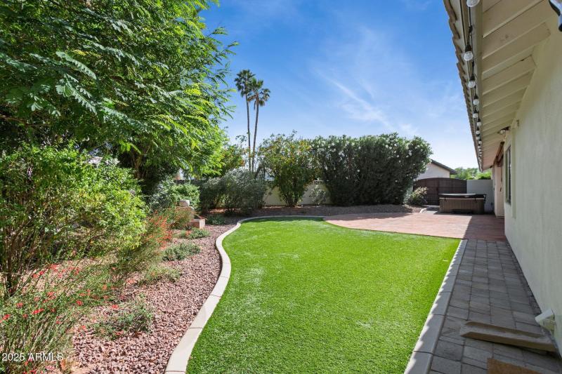 37-web-or-mls-8943-n-80th-pl