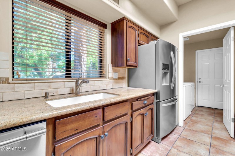 8100 E Camelback Rd-20