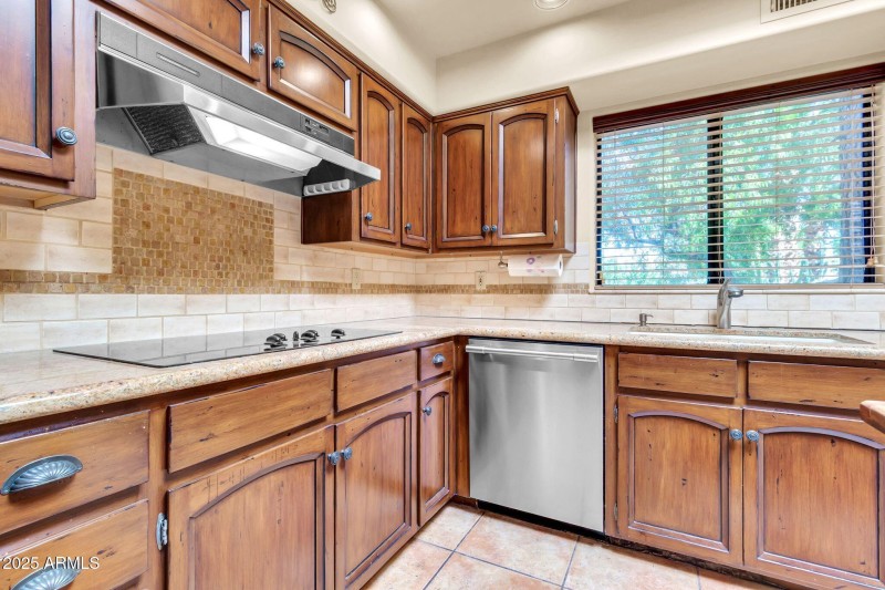 8100 E Camelback Rd-21