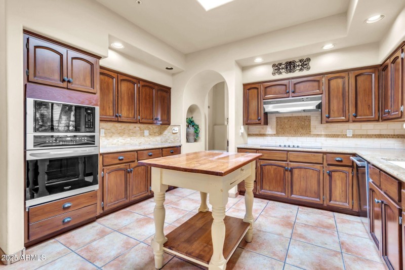 8100 E Camelback Rd-23