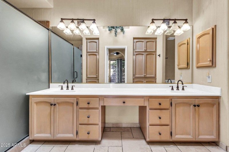 8100 E Camelback Rd-27