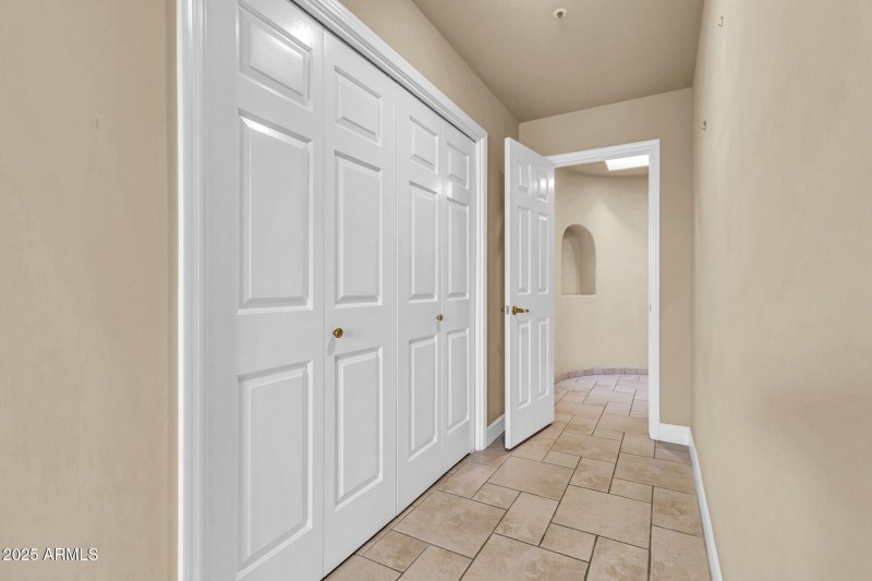 8100 E Camelback Rd-32