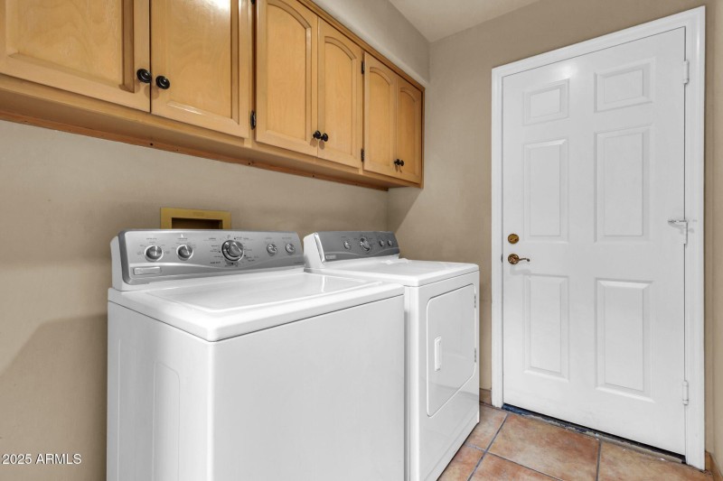 8100 E Camelback Rd-39