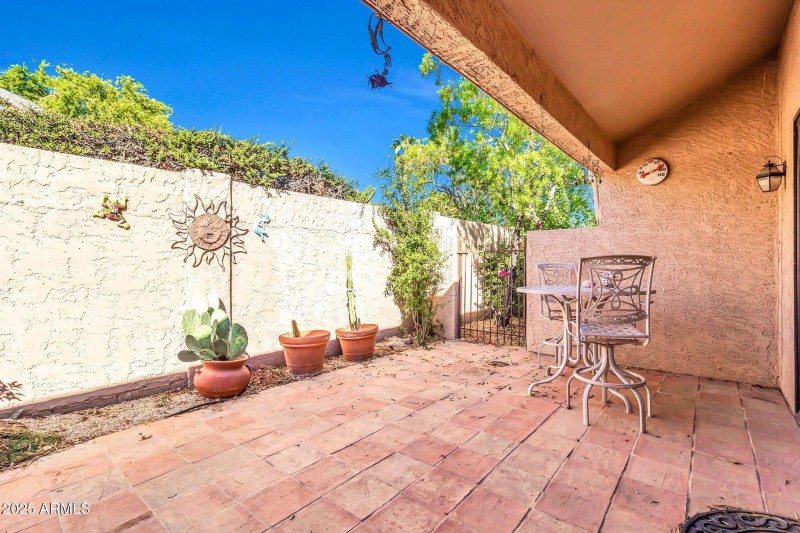 8100 E Camelback Rd-43