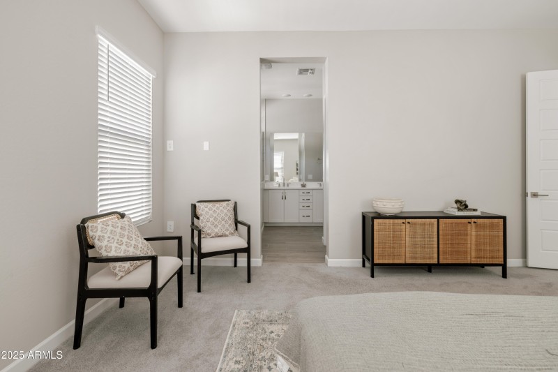 Pimary_Bedroom_Photo_4