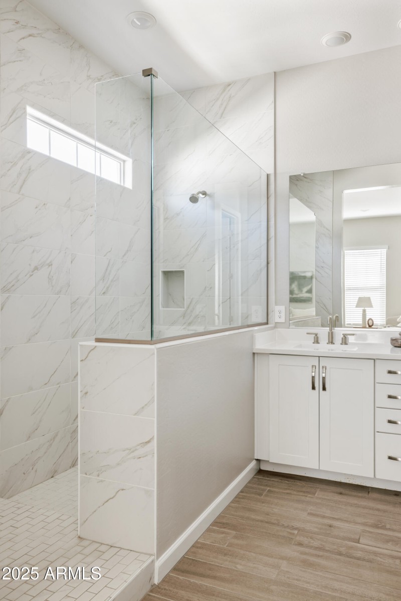 Primary_Bathroom_Photo_1