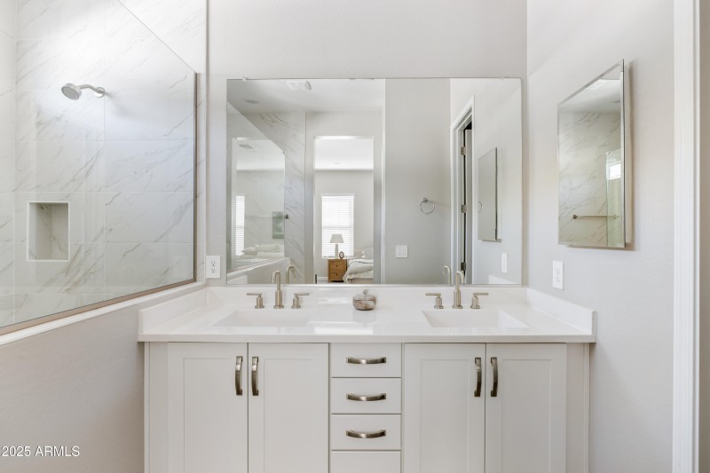 Primary_Bathroom_Photo_2