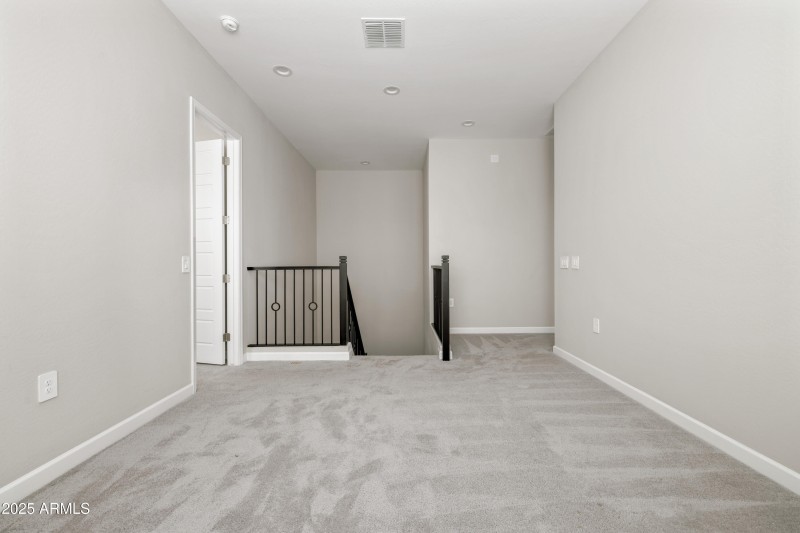 Upstairs_Loft_Photo_1