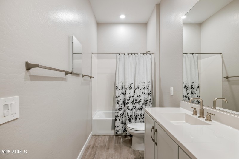 Upstairs_Guest_Bathroom_Photo_1