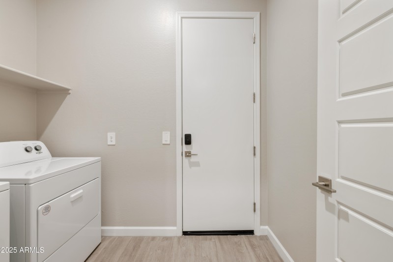 Downstairs_Laundry_Photo_2