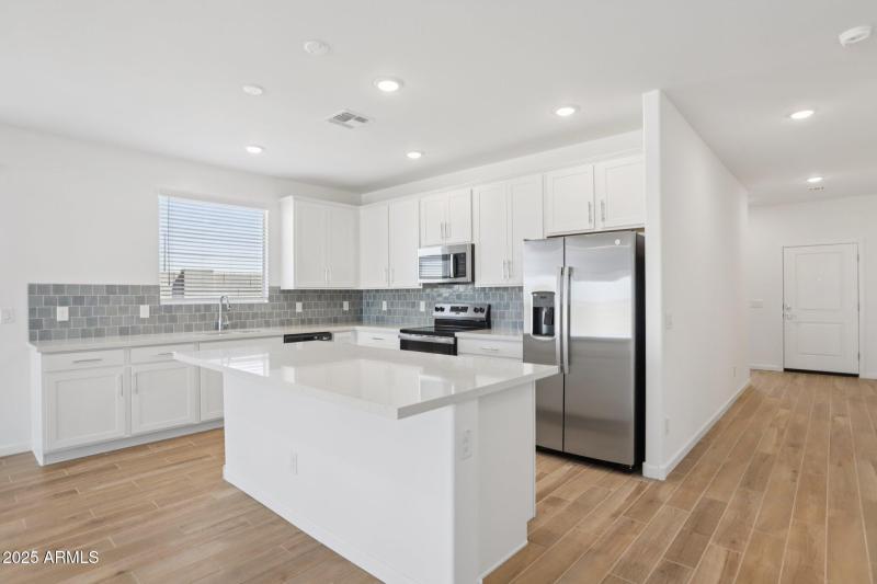 8-web-or-mls-W Camino de Oro-S2409-008