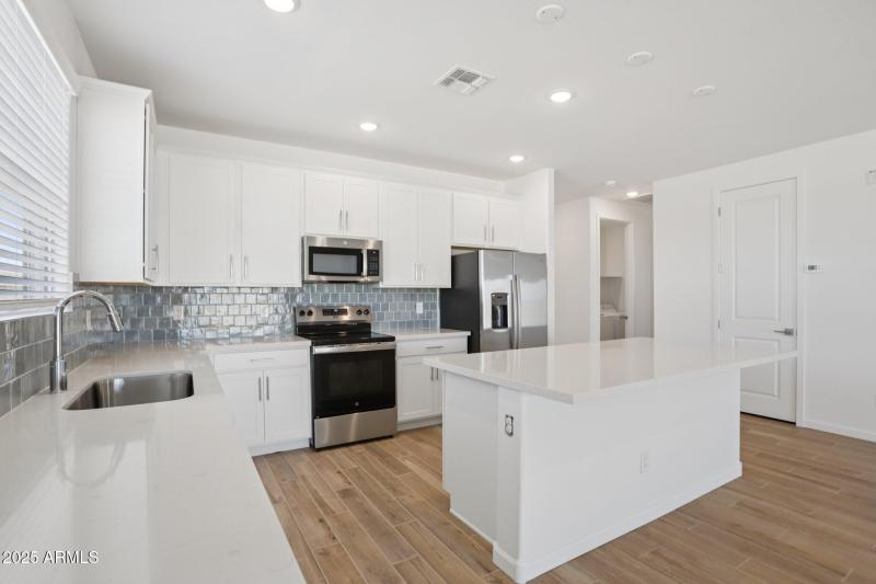 10-web-or-mls-W Camino de Oro-S2409-010