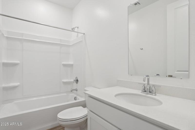 11-web-or-mls-W Camino de Oro-S2409-011