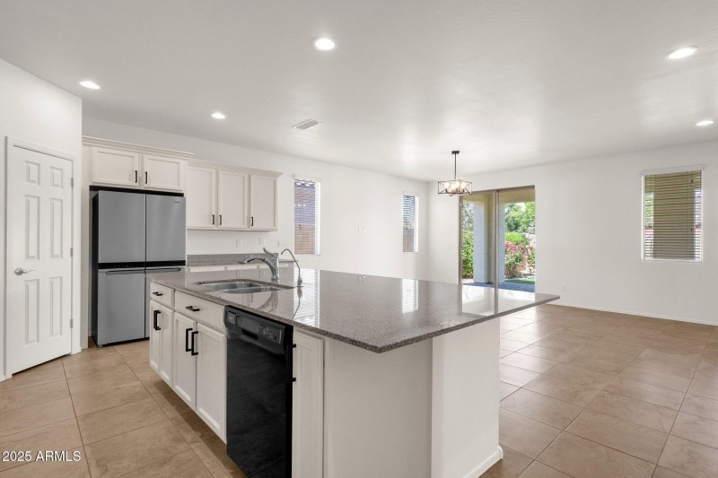 7-web-or-mls-22472-e-sonoqui-blvd