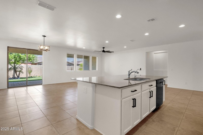 12-web-or-mls-22472-e-sonoqui-blvd