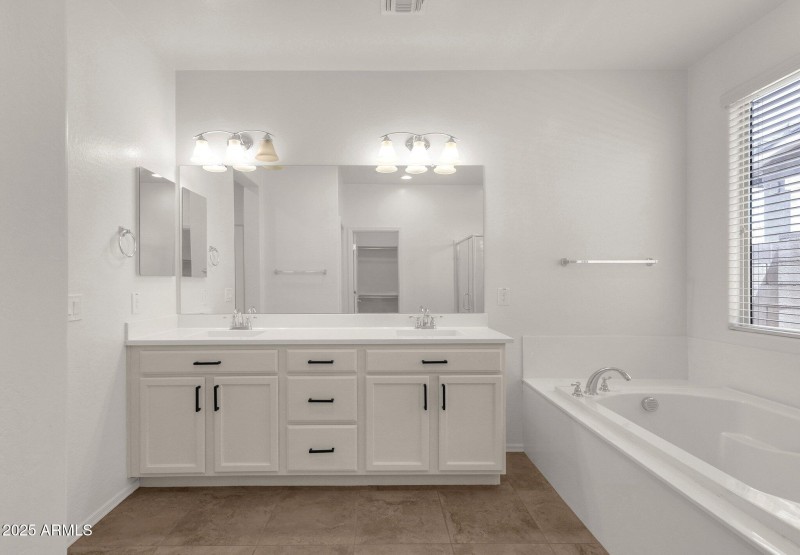 24-web-or-mls-22472-e-sonoqui-blvd