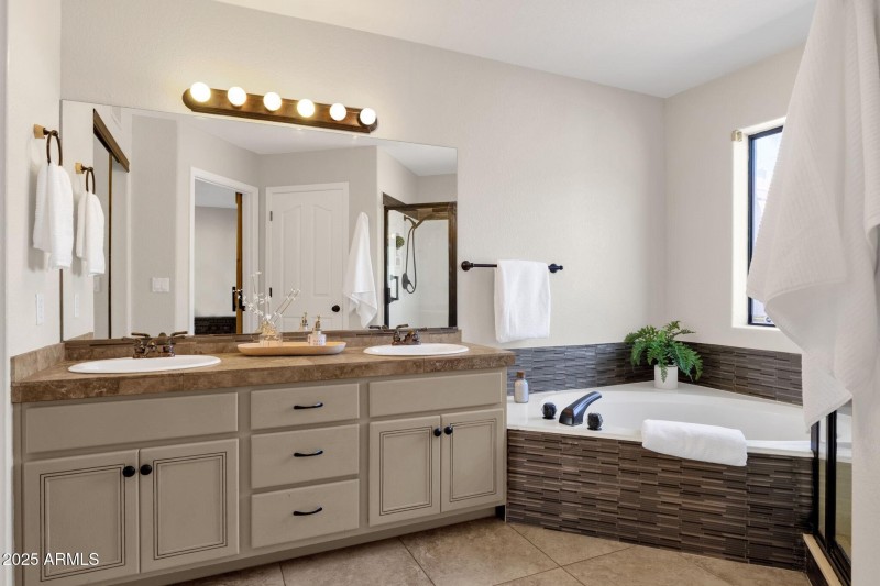 029_Primary Bathroom