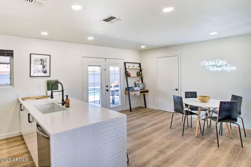 b516cd1d-aa6a-4531-ba8a-8e638064e69e