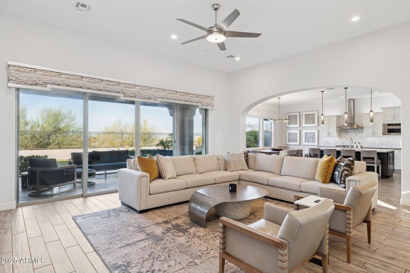 9-web-or-mls-10708-n-136th-pl