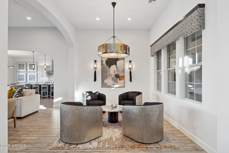 11-web-or-mls-10708-n-136th-pl