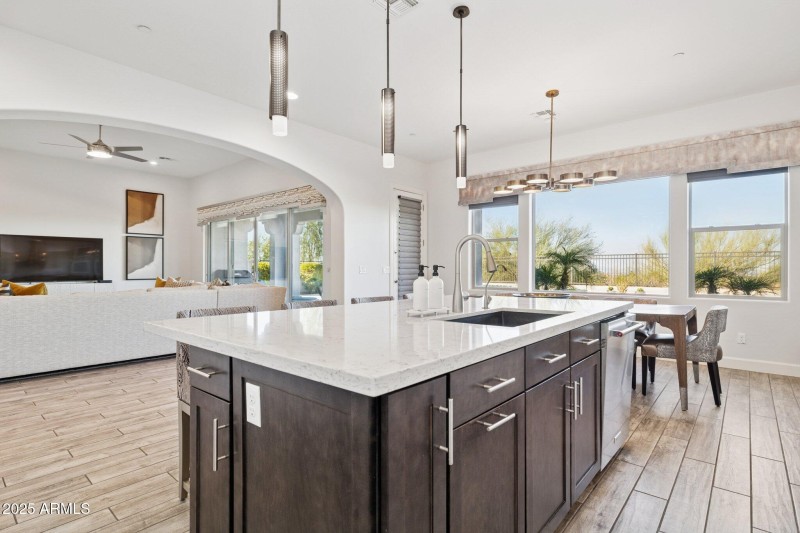 15-web-or-mls-10708-n-136th-pl