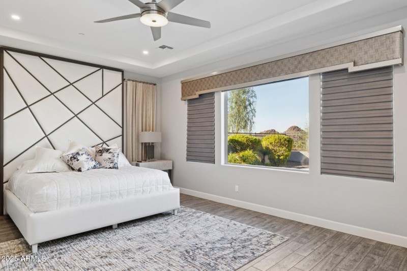 17-web-or-mls-10708-n-136th-pl