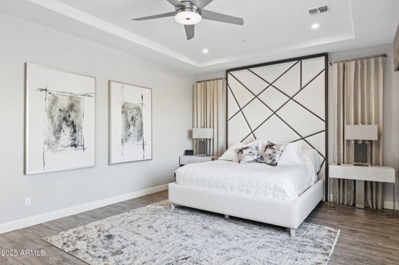 18-web-or-mls-10708-n-136th-pl