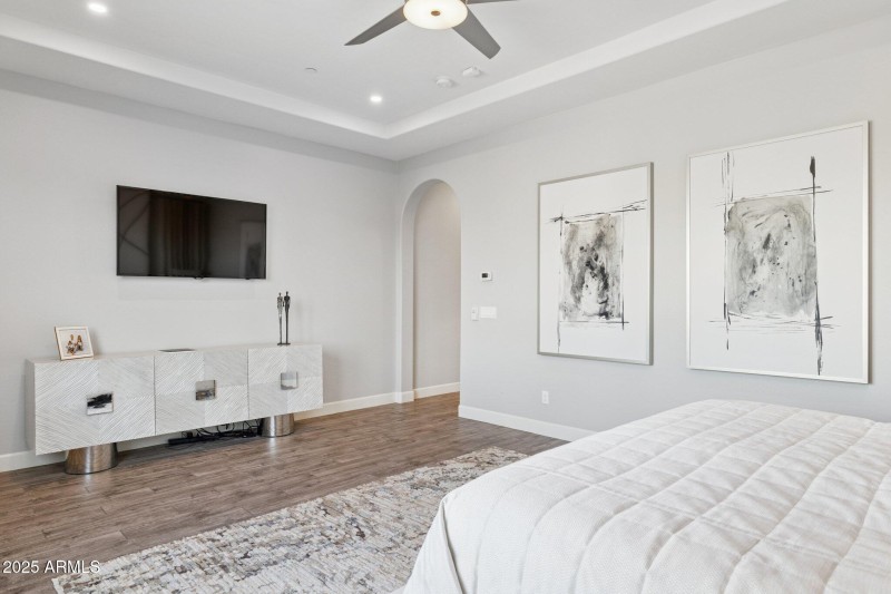 19-web-or-mls-10708-n-136th-pl