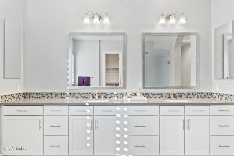 22-web-or-mls-10708-n-136th-pl