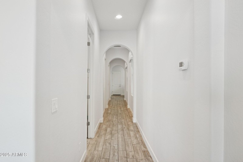 28-web-or-mls-10708-n-136th-pl