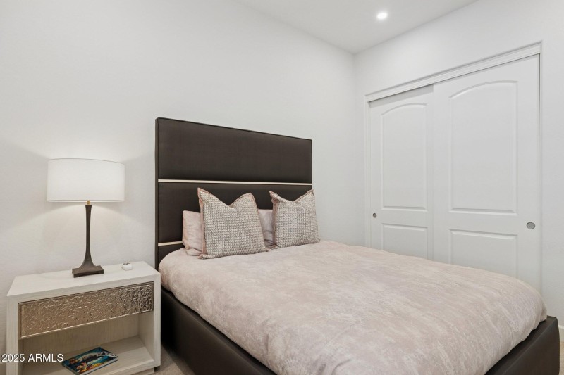 34-web-or-mls-10708-n-136th-pl