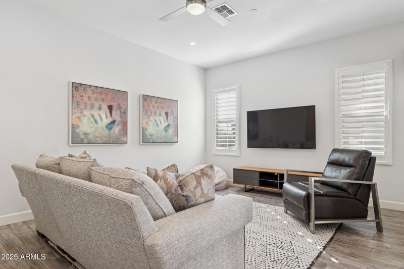 42-web-or-mls-10708-n-136th-pl