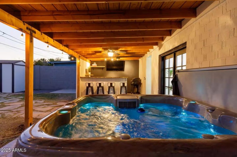 a02225fd-f9b7-4d0c-9994-f06c3984f301