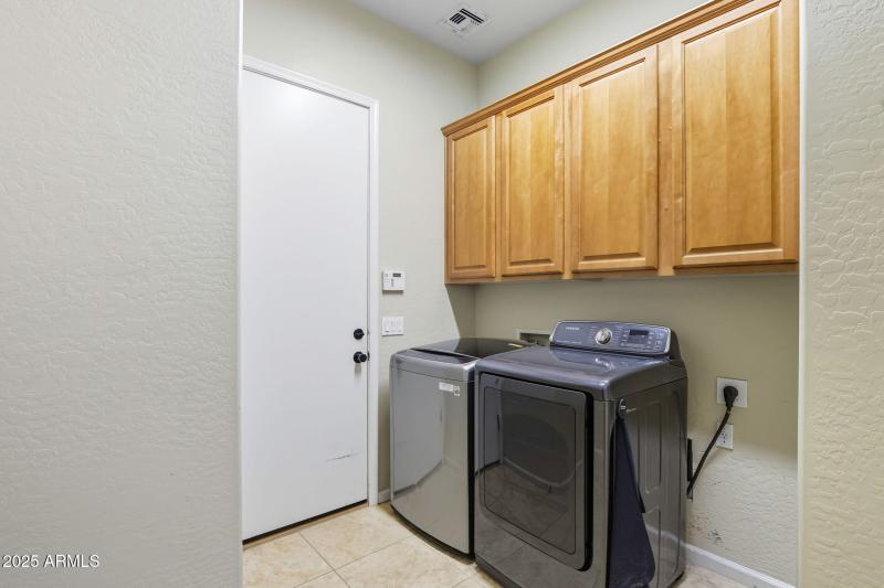 Washer & Dryer Included