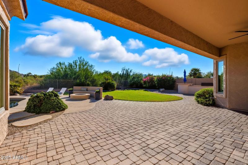 Huge Overhang back patio