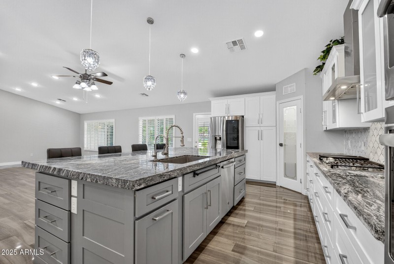 29_3533_N_159th_Ln27_mls