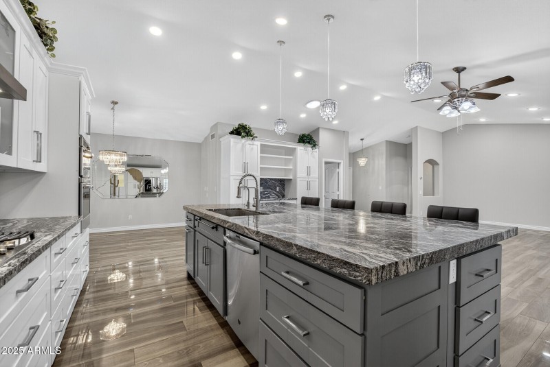 30_3533_N_159th_Ln28_mls