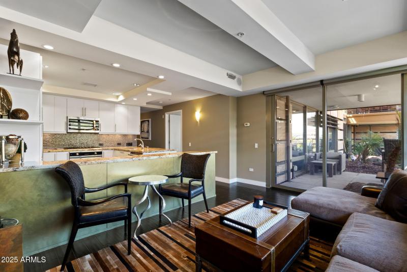 33-web-or-mls-7147-e-rancho-vista-dr