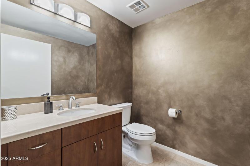 17-web-or-mls-7147-e-rancho-vista-dr