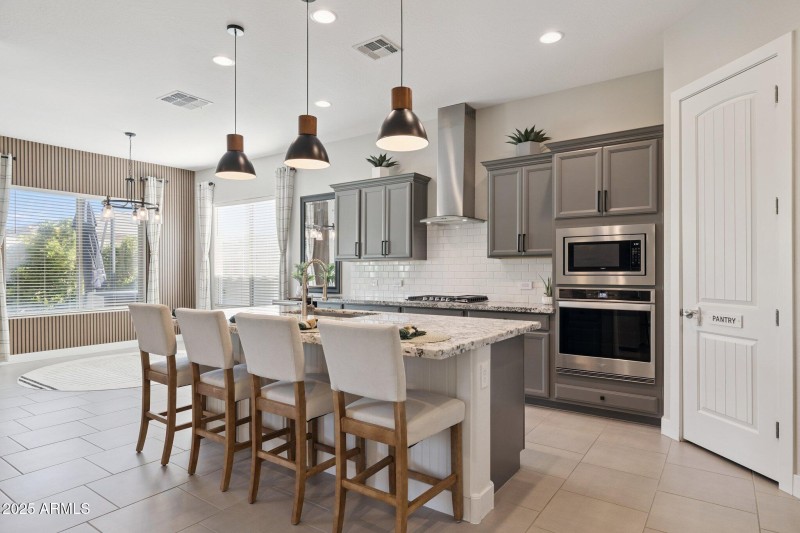 11-web-or-mls-12047-e-sereno-rd