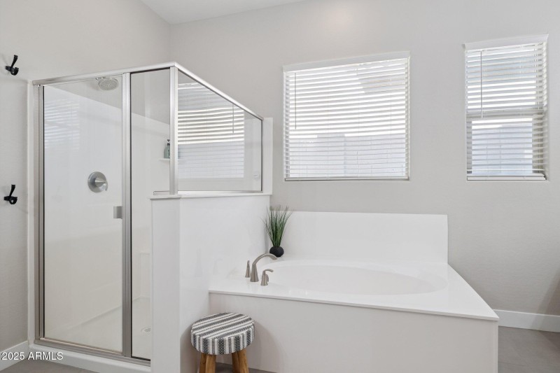 25-web-or-mls-12047-e-sereno-rd